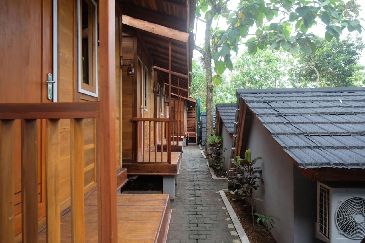 Urbanview Villa Lukulo Kebumen By Reddoorz Экстерьер фото