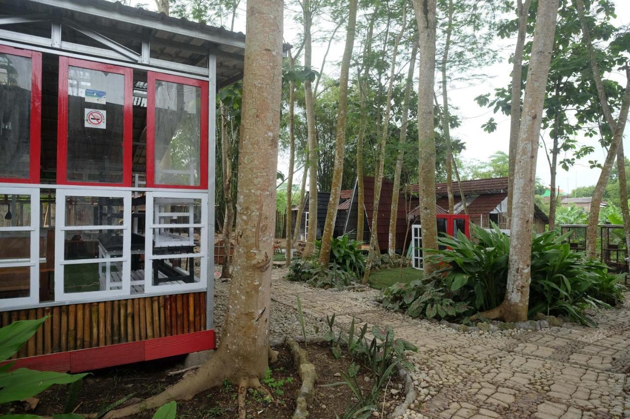 Urbanview Villa Lukulo Kebumen By Reddoorz Экстерьер фото