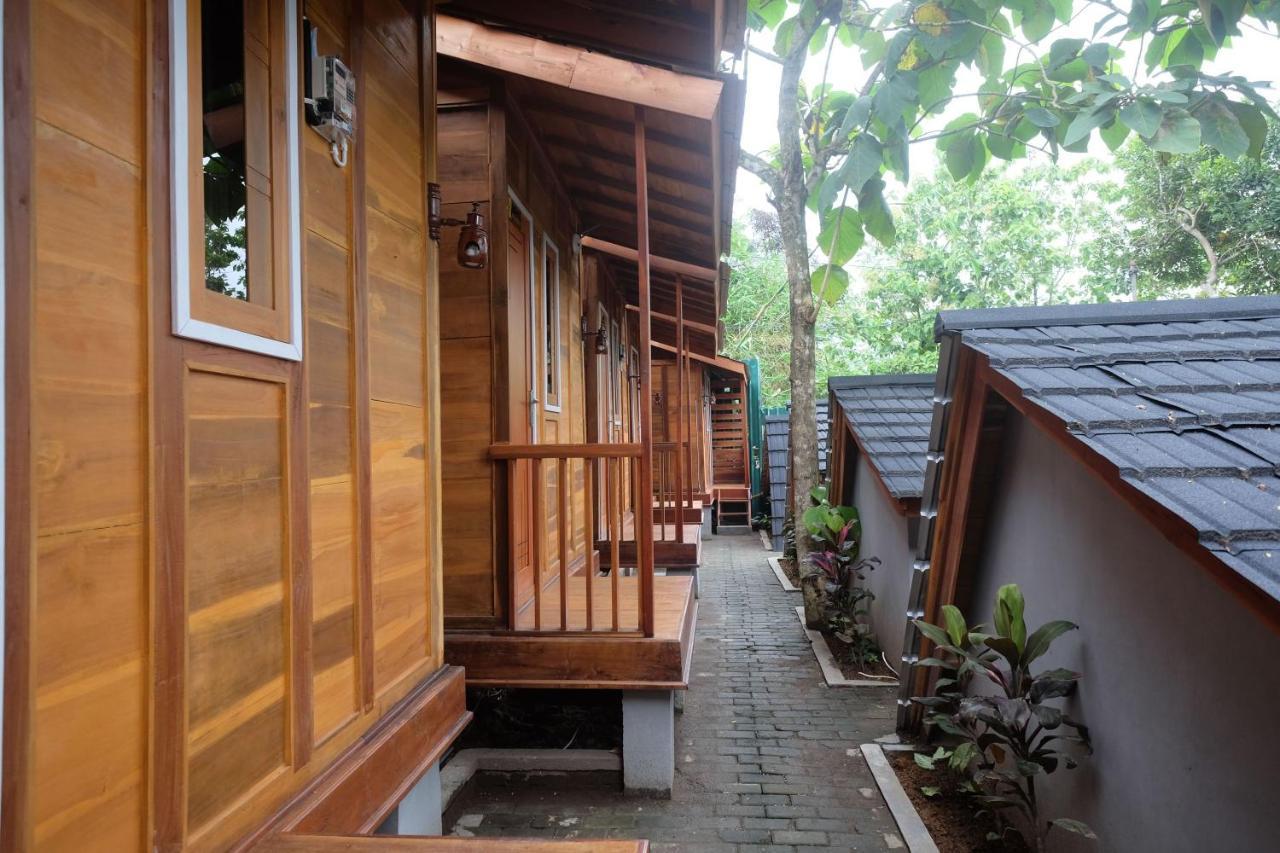 Urbanview Villa Lukulo Kebumen By Reddoorz Экстерьер фото