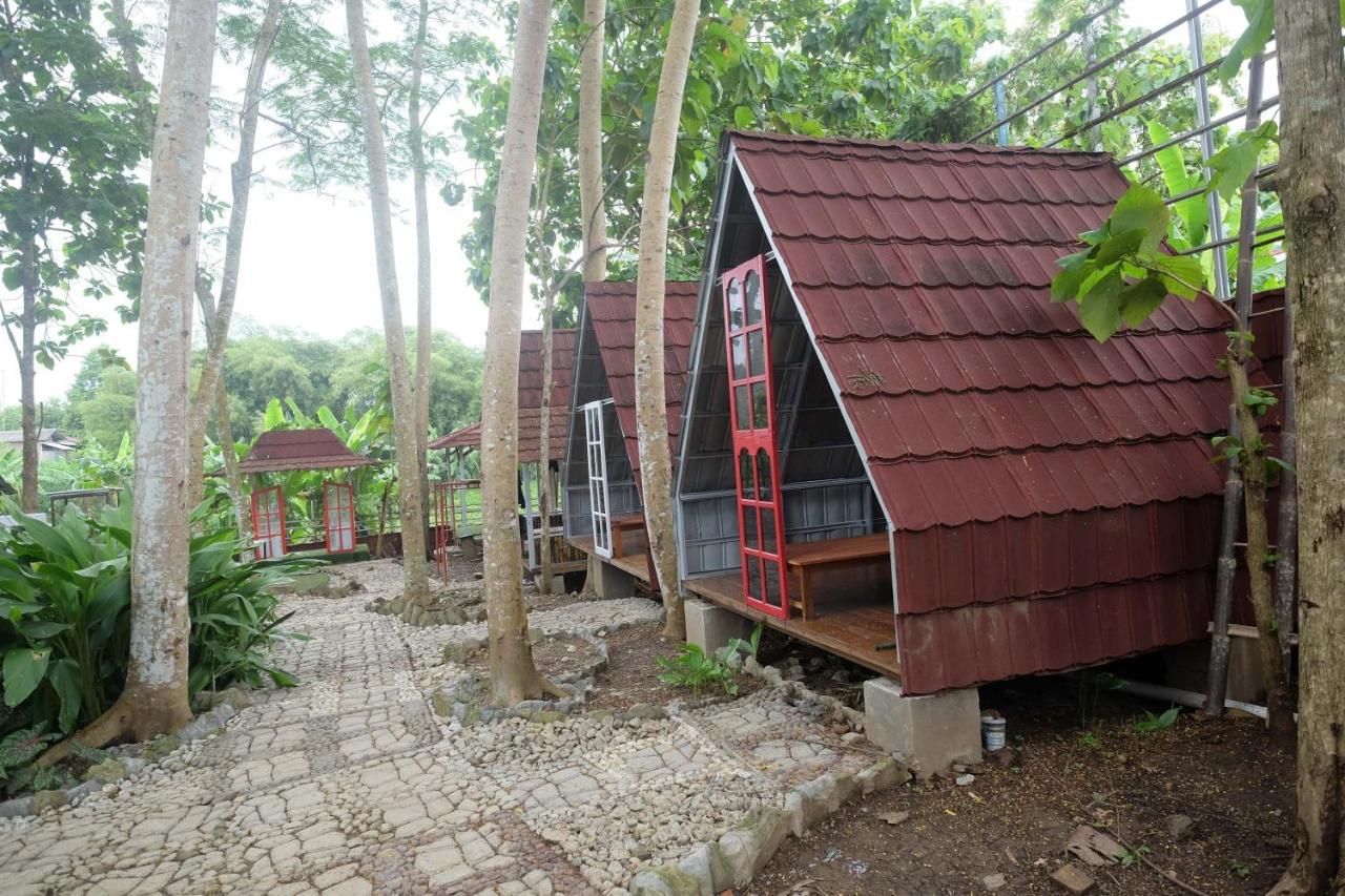 Urbanview Villa Lukulo Kebumen By Reddoorz Экстерьер фото